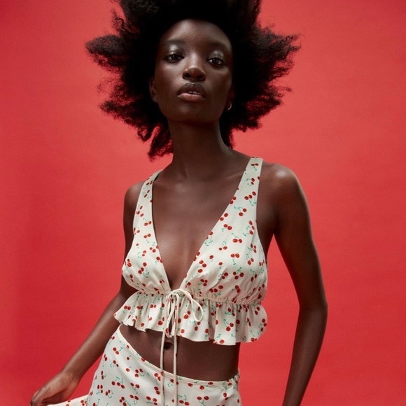 Zara white satin cherry print front tie crop top🍒 - Picture 1 of 1